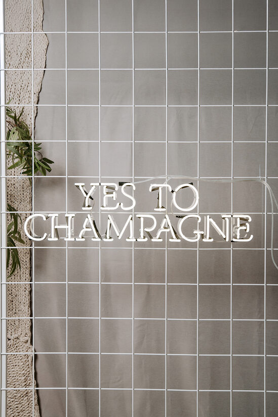 Neona bāra uzraksts Yes to champagne 100 cm