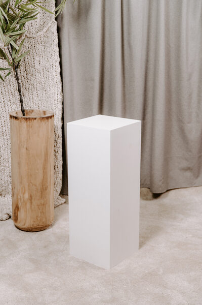 Gaišs podests 30 x 30 x 80 cm 