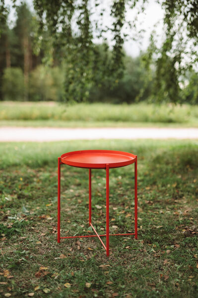 Sarkani metāla galdiņi 52.5 x Ø44.5 cm